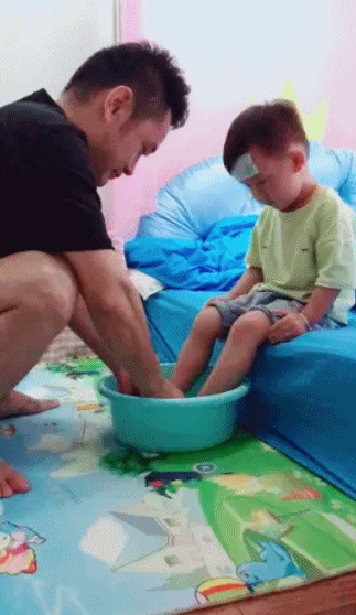 蔡少芬六岁的女儿厨艺惊人:想要什么样的孩子,请先做什么样的父母 蔡少芬六岁的女儿厨艺惊人:想要什么样的孩子,请先做什么样的父母